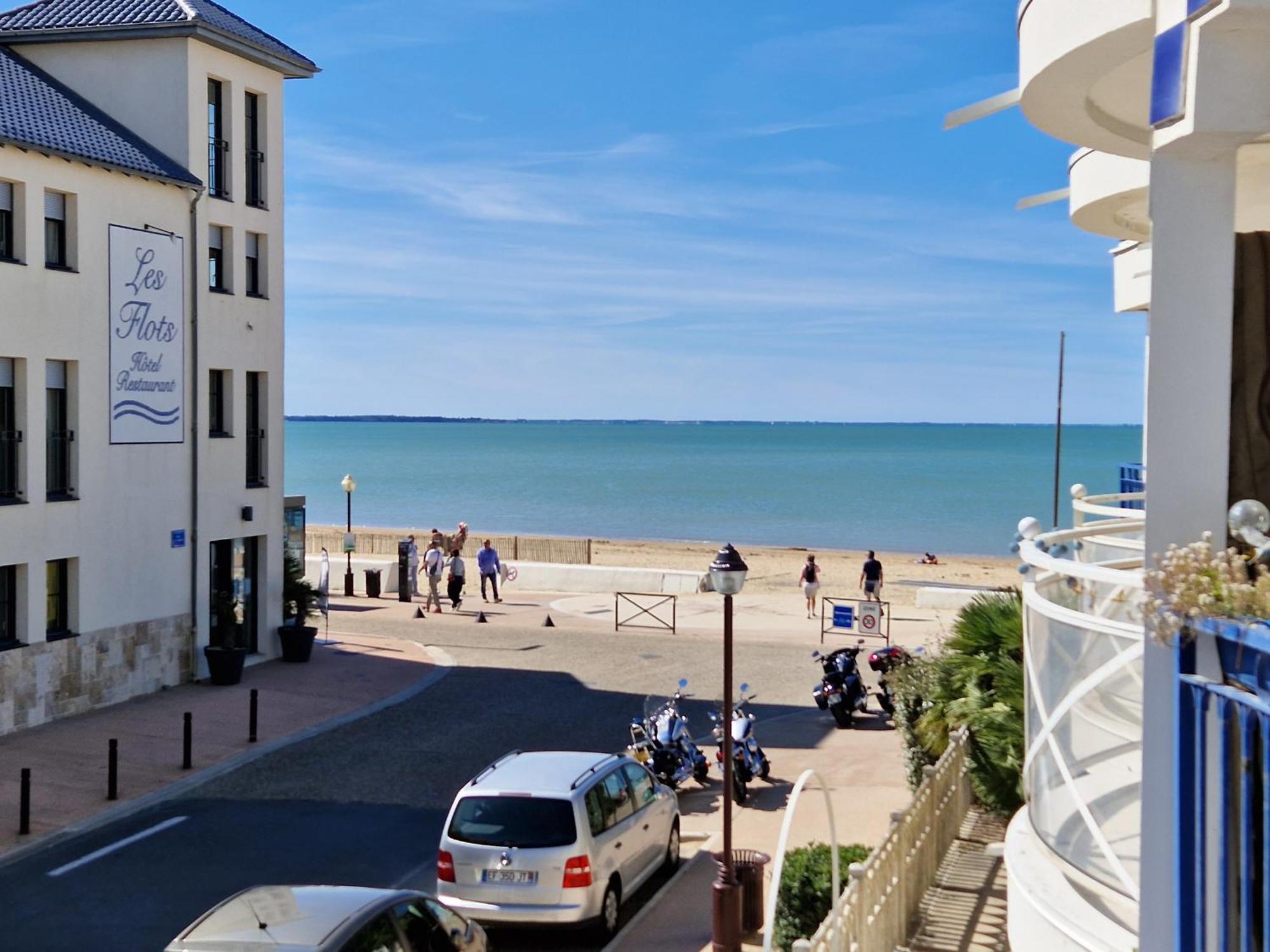 Appartement Pres De La Plage - 4 Pers, Piscine Ouverte, Parking, Animaux Acceptes - Fr-1-706-12 Chatelaillon-Plage Exterior photo